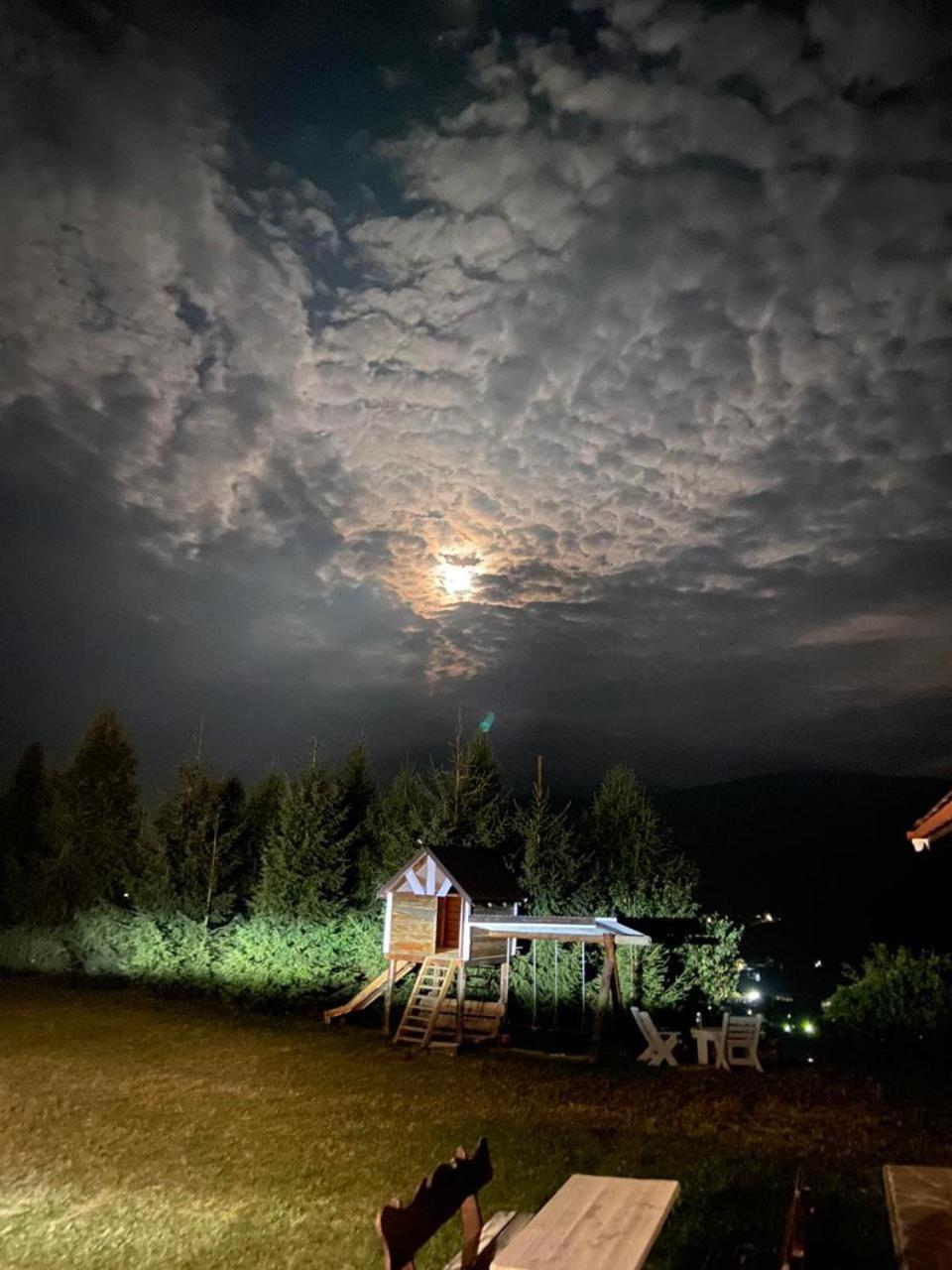 Готельно-Ресторанний Комплекс Кичера Volovets Exterior foto