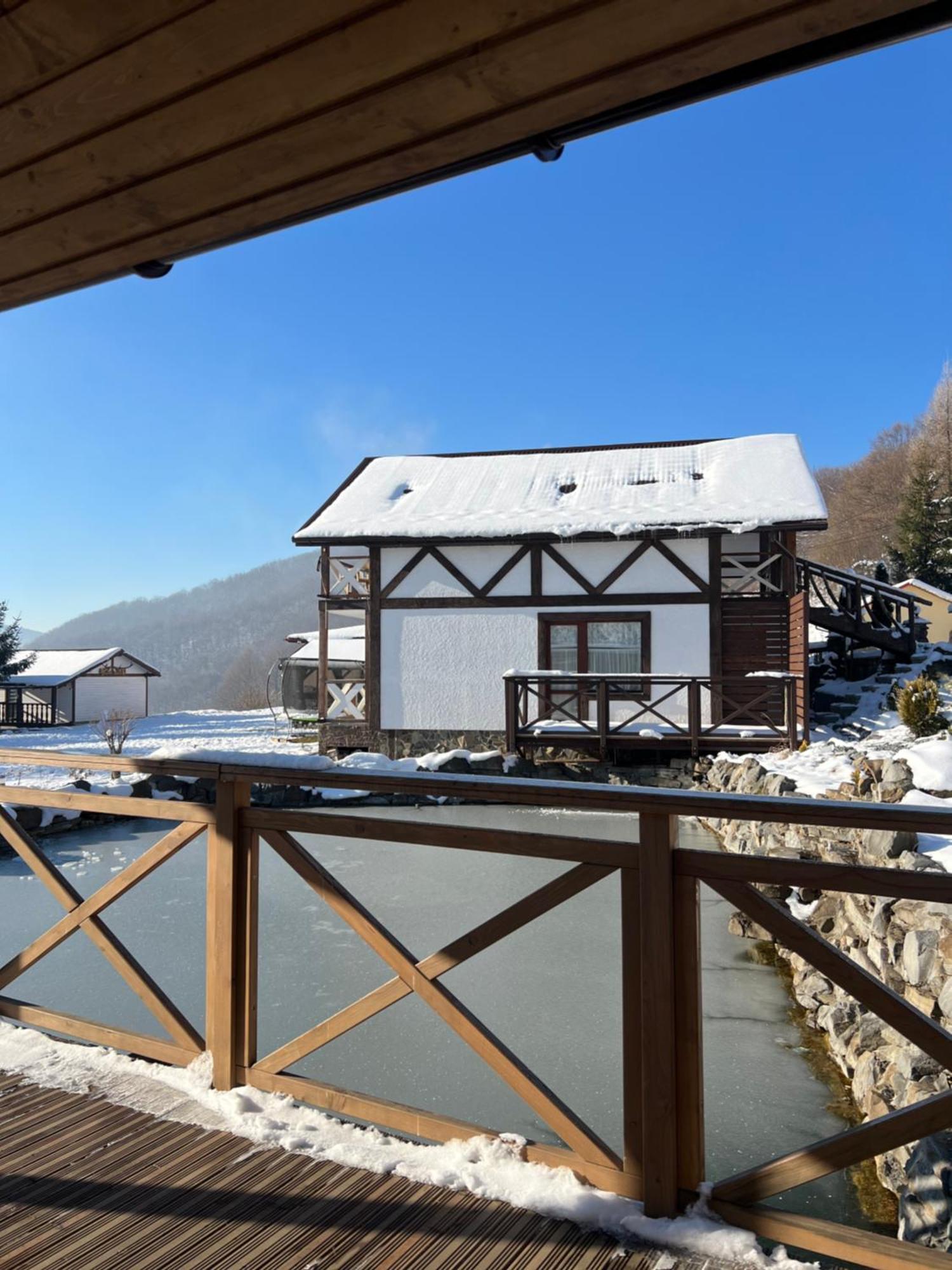 Готельно-Ресторанний Комплекс Кичера Volovets Exterior foto