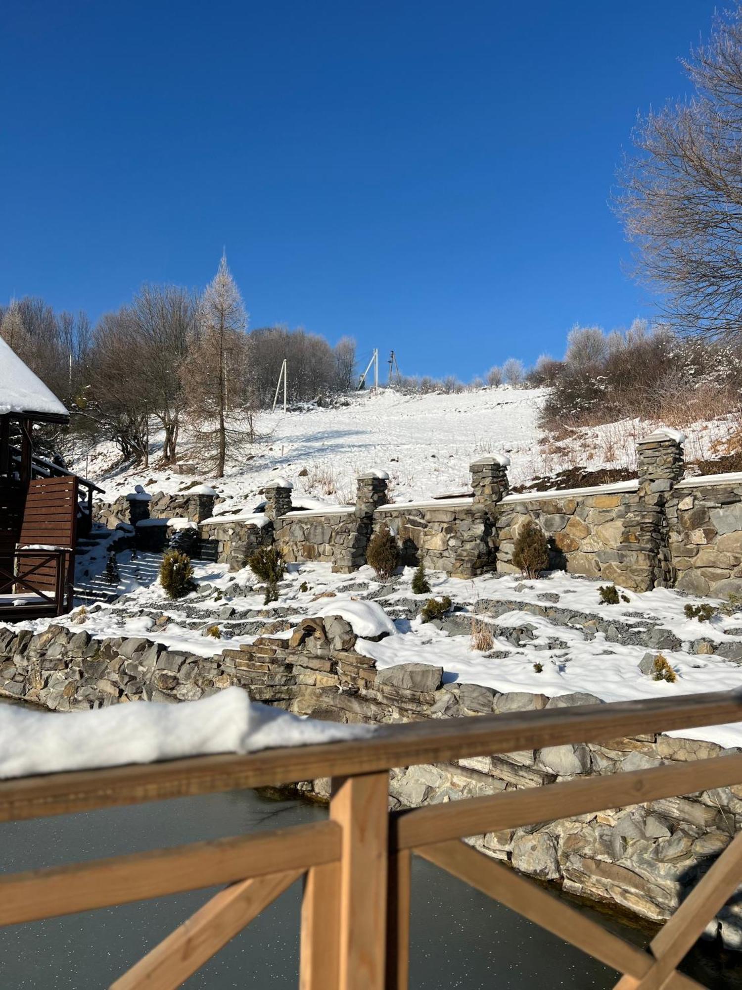 Готельно-Ресторанний Комплекс Кичера Volovets Exterior foto
